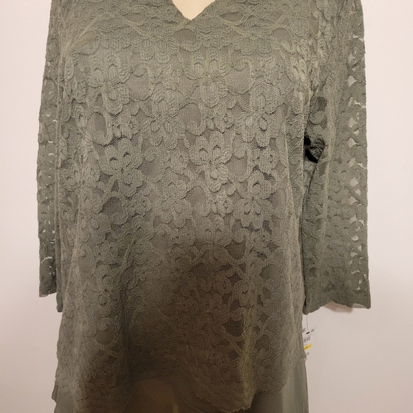 JM Jungle Collection Green Lace V Neck Medium  NWT - Picture 5 of 7